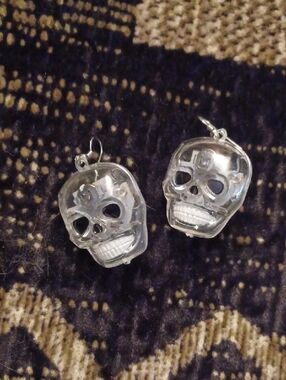 4/$40 New Clear Light-Up Skull Earrings - Stopper For Battery